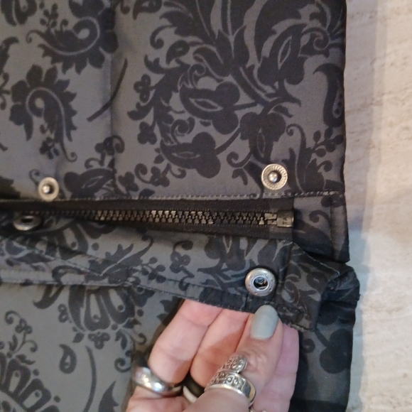 Jones New York Ombre Design Puffer Vest - Picture 4 of 10